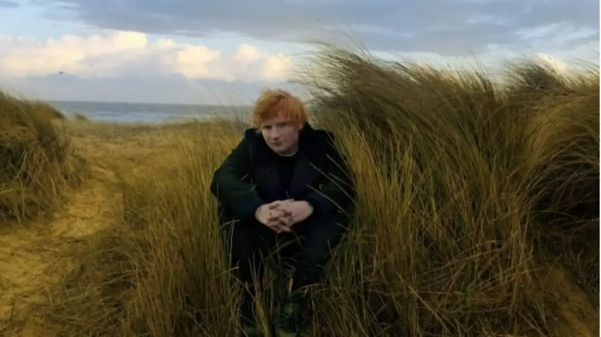 ED SHEERAN CÉLÈBRE L'AUTOMNE DANS UN ALBUM DÉDIÉ À SES PROCHES